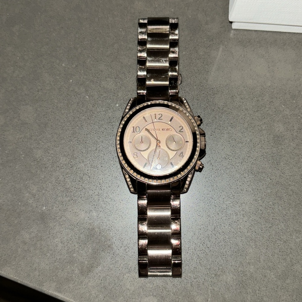 𝐌𝐊 𝐖𝐨𝐦𝐞𝐧’𝐬 𝐰𝐚𝐭𝐜𝐡